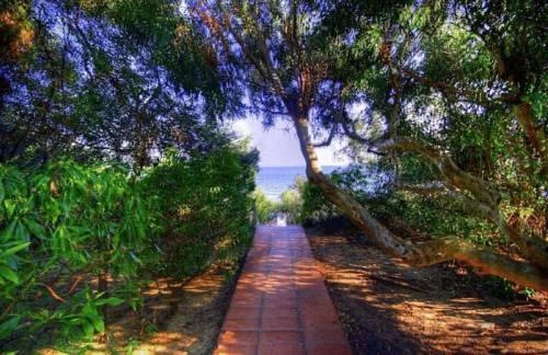 Imagen de los exteriores del Hotel Hurricane. Foto 15