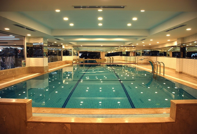 Imagen de la piscina del Hotel Hurry Inn Merter Istanbul. Foto 16