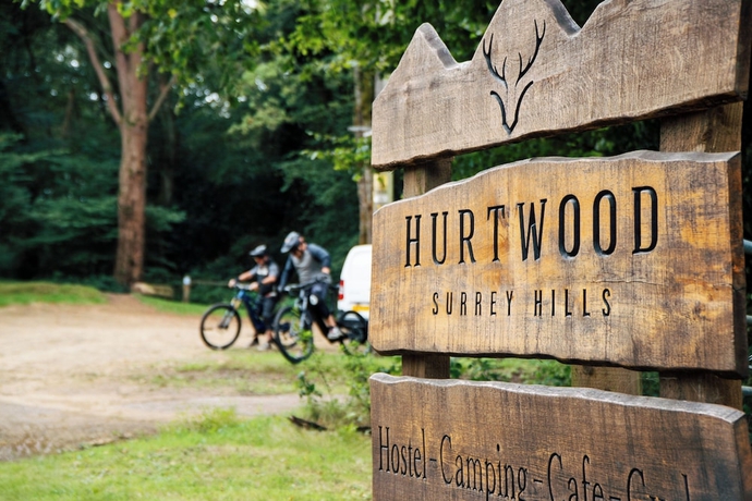 Imagen de los exteriores del Hotel Hurtwood Hideout. Foto 14