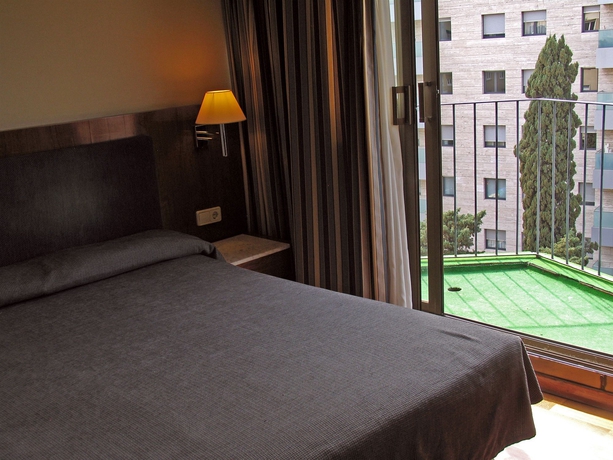 Imagen de la habitación del Hotel Husa Pedralbes. Foto 7