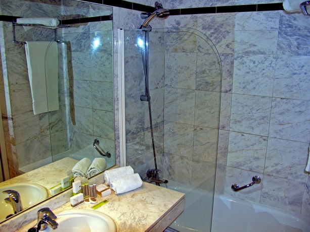 Imagen de la habitación del Hotel Husa Pedralbes. Foto 10