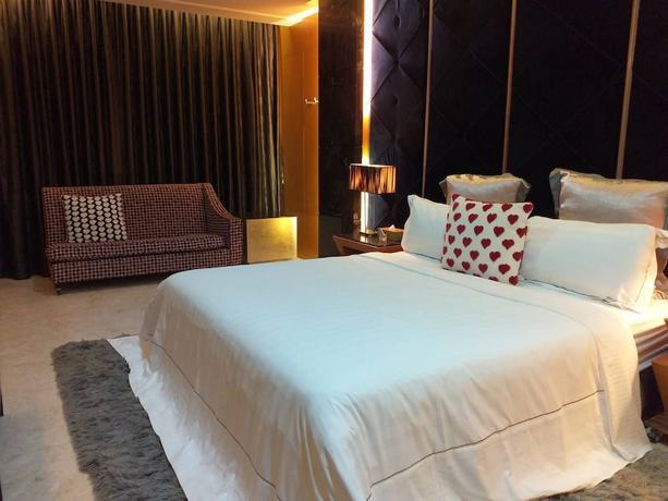 Imagen de la habitación del Hotel Husan motel. Foto 14