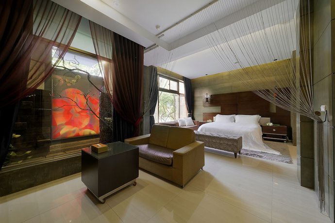 Imagen de la habitación del Hotel Husan motel. Foto 17