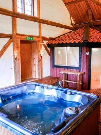 Imagen de la piscina del Hotel Husby Säteri. Foto 33