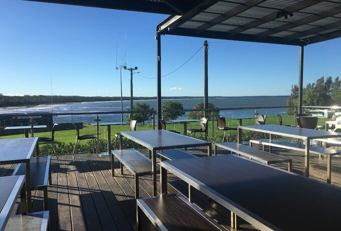 Imagen del bar/restaurante del Hotel Huskisson. Foto 18