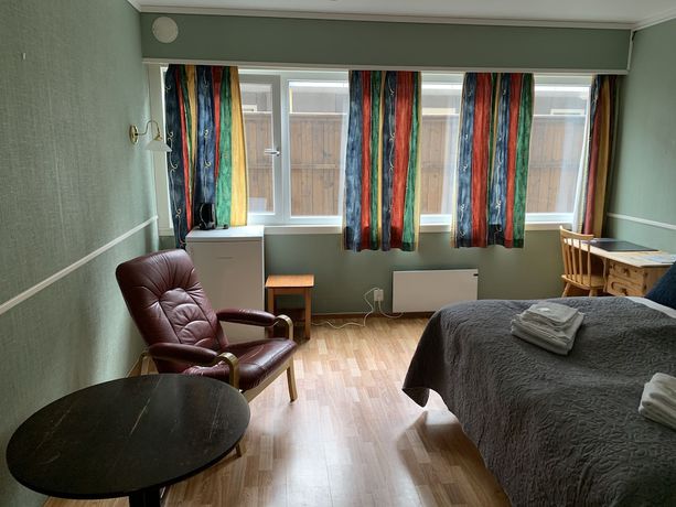 Imagen de la habitación del Hotel Husnes Sentruml. Foto 8