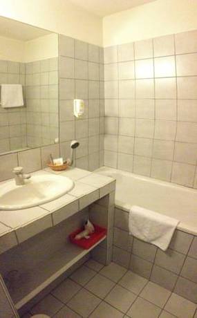 Imagen de la habitación del Hotel Husseren Les Chateaux. Foto 3