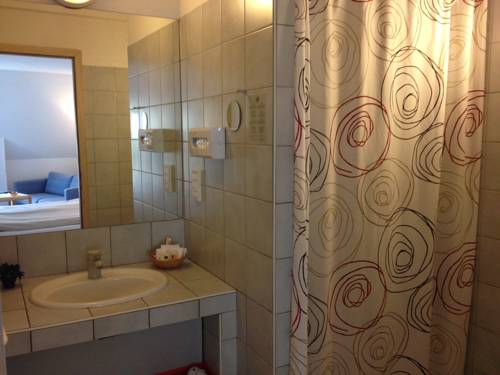 Imagen de la habitación del Hotel Husseren Les Chateaux. Foto 5