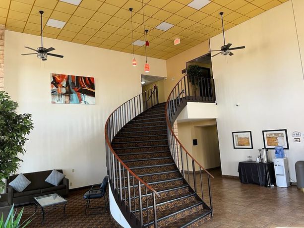 Imagen de los interiores del Hotel Hutchi Bell. Foto 18