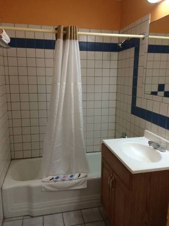 Imagen de la habitación del Hotel Hutchinson Inn. Foto 7