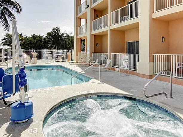 Imagen general del Hotel Hutchinson Island Plaza Hotel and Suites. Foto 4