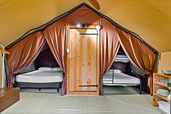 Imagen general del Hotel Huttopia Adirondacks. Foto 3