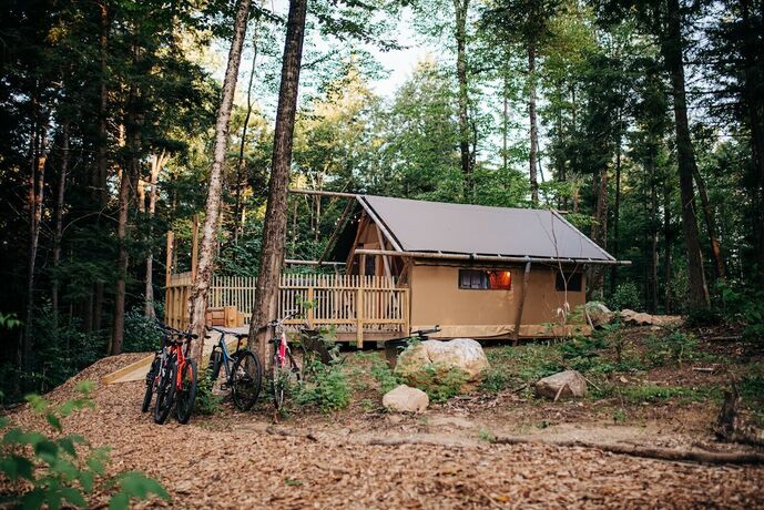 Imagen de la habitación del Hotel Huttopia Adirondacks. Foto 17