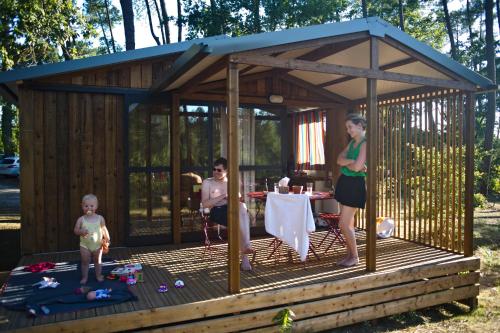 Imagen general del Hotel Huttopia Baie Du Mont Saint Michel. Foto 3