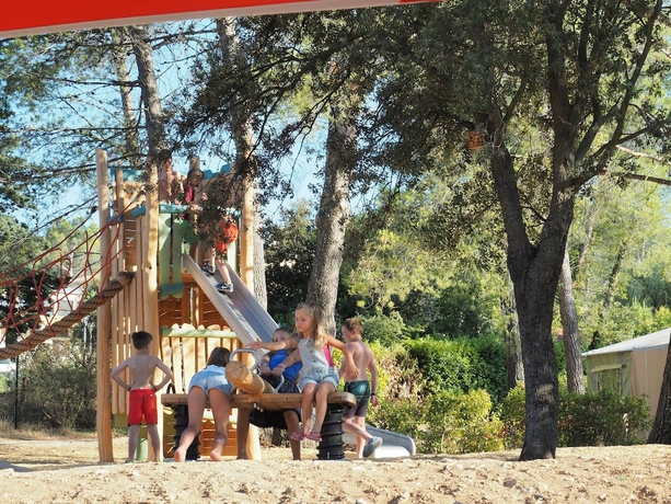 Imagen general del Hotel Huttopia Fontvieille. Foto 3