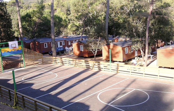 Imagen general del Hotel Huttopia For&ecirc;t De Janas. Foto 2