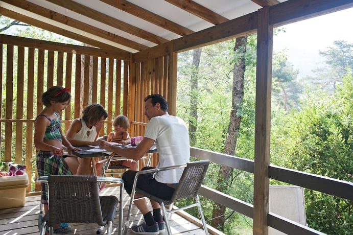 Imagen de la habitación del Hotel Huttopia Gorges du Verdon. Foto 14