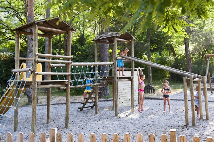 Imagen de los exteriores del Hotel Huttopia Gorges du Verdon. Foto 17