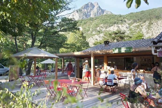 Imagen de los exteriores del Hotel Huttopia Gorges du Verdon. Foto 18