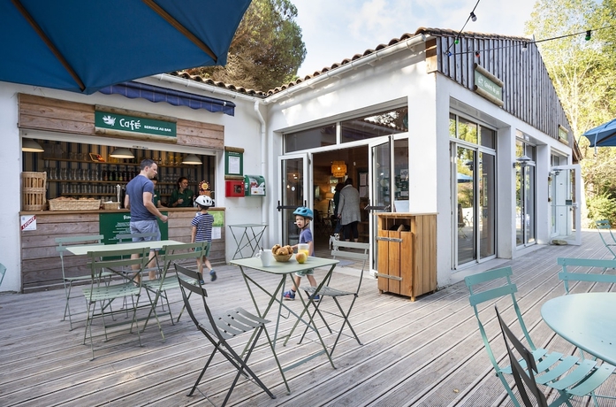 Imagen de los exteriores del Hotel Huttopia Ile de Ré - Chardons bleus. Foto 12