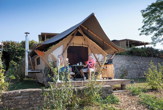 Imagen de la habitación del Hotel Huttopia Meursault. Foto 6