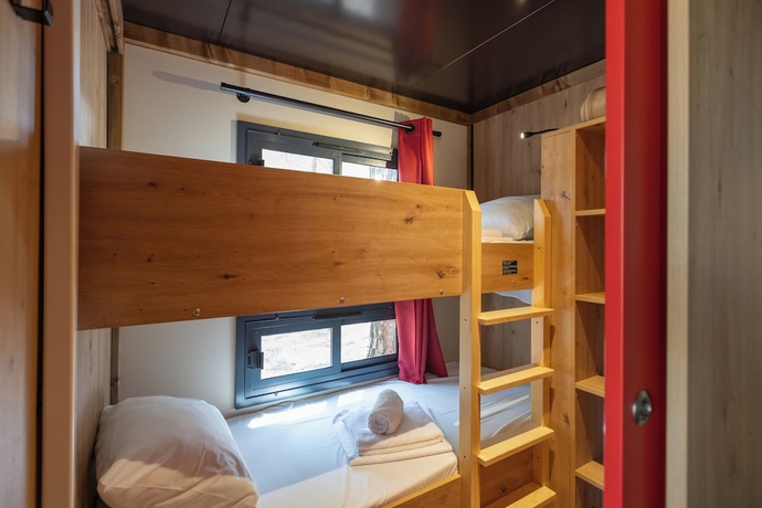 Imagen de la habitación del Hotel Huttopia Meursault. Foto 9