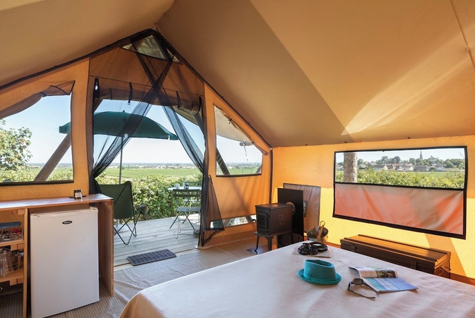 Imagen de la habitación del Hotel Huttopia Meursault. Foto 12