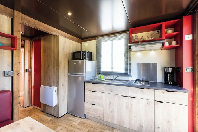 Imagen de la habitación del Hotel Huttopia Meursault. Foto 13