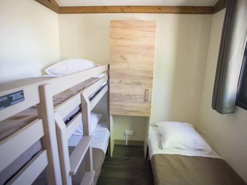 Imagen de la habitación del Hotel Huttopia Saumur. Foto 4