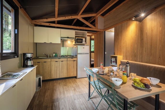 Imagen de la habitación del Hotel Huttopia Wattwiller. Foto 15