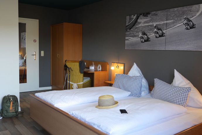 Imagen de la habitación del Hotel H&uuml;llen. Foto 3