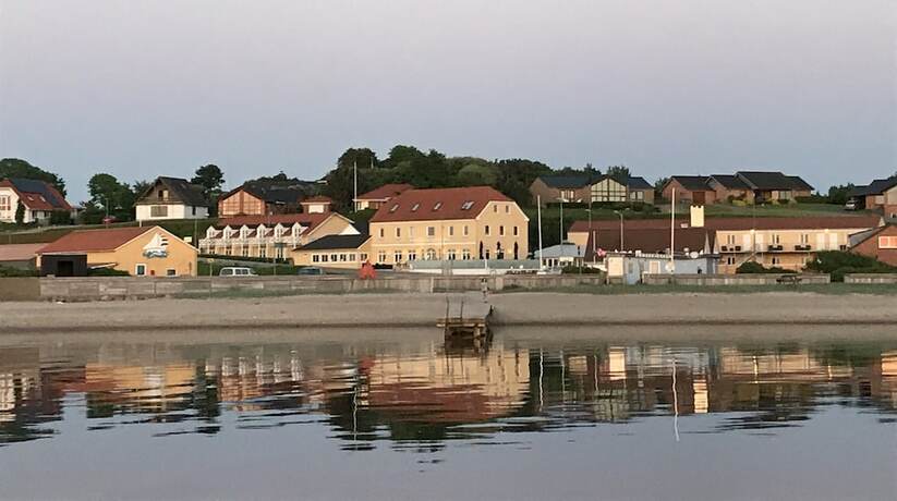 Imagen general del Hotel Hvalpsund Færgekro. Foto 1