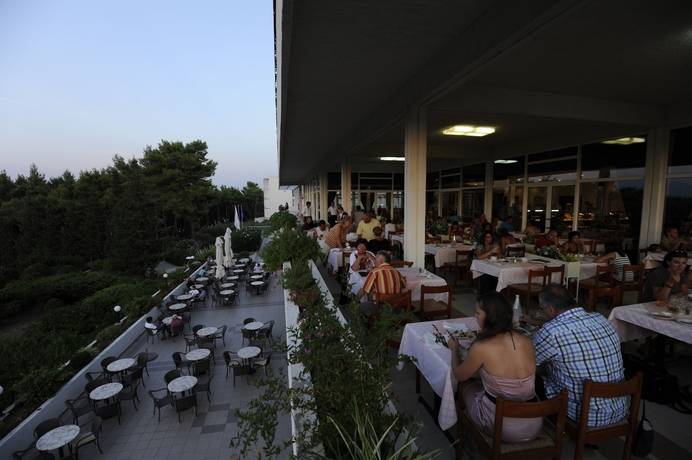 Imagen del bar/restaurante del Hotel Hvar, Jelsa. Foto 3