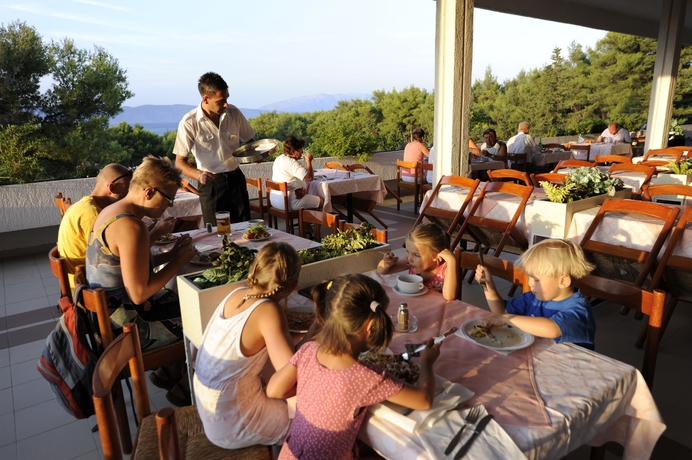 Imagen del bar/restaurante del Hotel Hvar, Jelsa. Foto 4