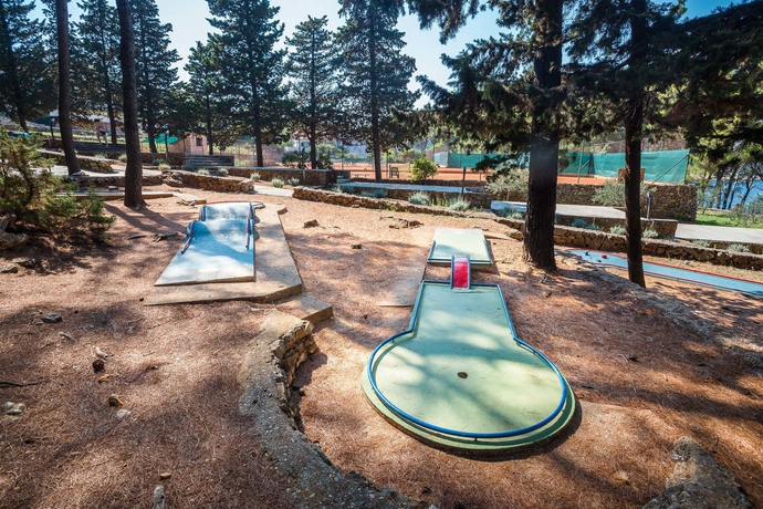 Imagen de los exteriores del Hotel Hvar, Jelsa. Foto 12