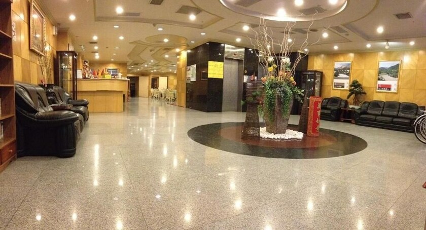 Imagen de los interiores del Hotel Hwa Du. Foto 15
