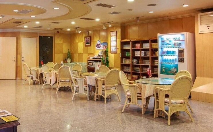 Imagen de los interiores del Hotel Hwa Du. Foto 16