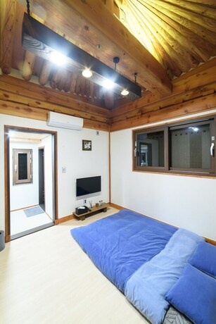 Imagen de la habitación del Hotel Hwarangroo. Foto 21