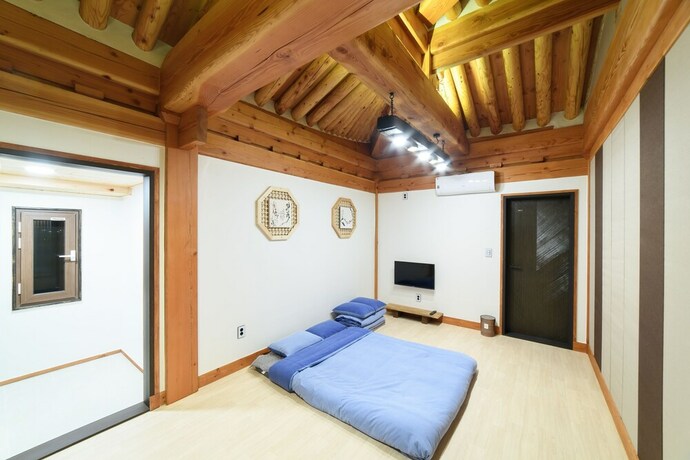 Imagen de la habitación del Hotel Hwarangroo. Foto 22