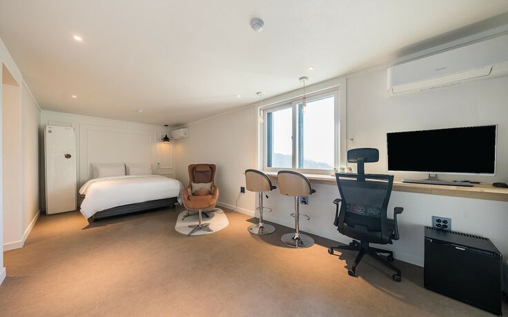 Imagen de la habitación del Hotel Hwaseong Jebudo. Foto 17