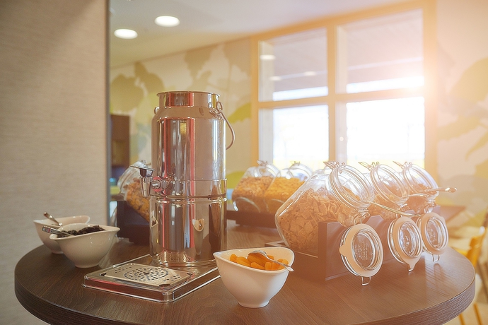 Imagen del bar/restaurante del Hotel Hwest Hall. Foto 4