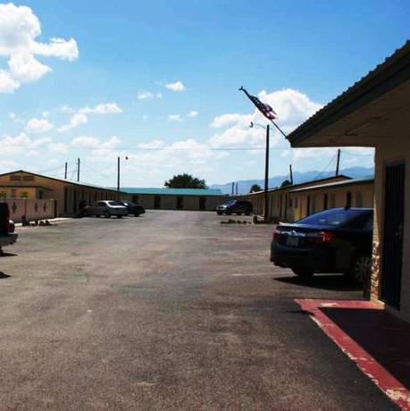 Imagen de la habitación del Hotel Hwy Express Inn and Suites. Foto 2