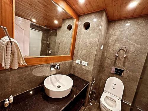 Imagen general del Hotel Hyacinth. Foto 6