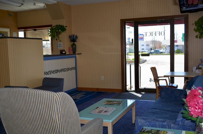 Imagen de los interiores del Hotel Hyannis Host Inn. Foto 4