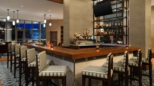 Imagen del bar/restaurante del Hotel Hyatt Centric Brickell Miami. Foto 3