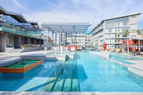Imagen de la piscina del Hotel Hyatt Centric Cairo West. Foto 19