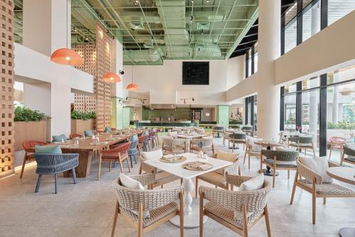 Imagen del bar/restaurante del Hotel Hyatt Centric Cairo West. Foto 5