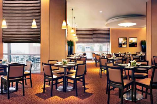 Imagen general del Hotel Hyatt Centric Chicago Ohare. Foto 2