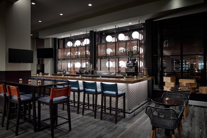 Imagen del bar/restaurante del Hotel Hyatt Centric Old Town Alexandria. Foto 9