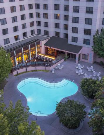 Imagen de la piscina del Hotel Hyatt Centric Santa Clara Silicon Valley. Foto 7